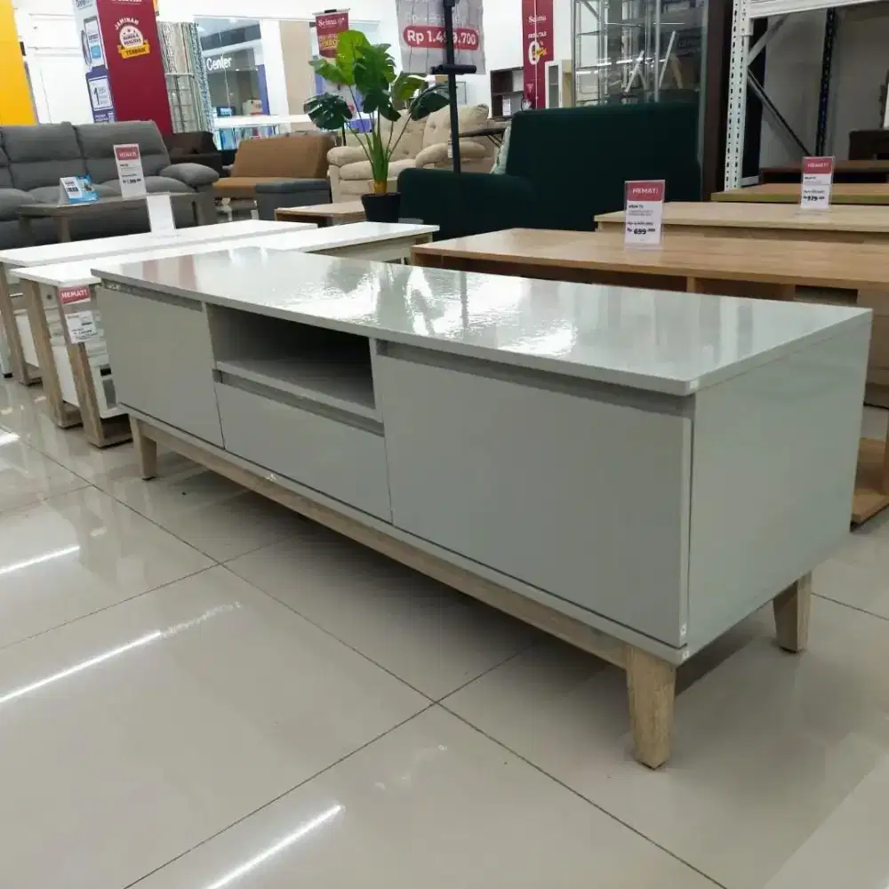 Meja tv minimalis