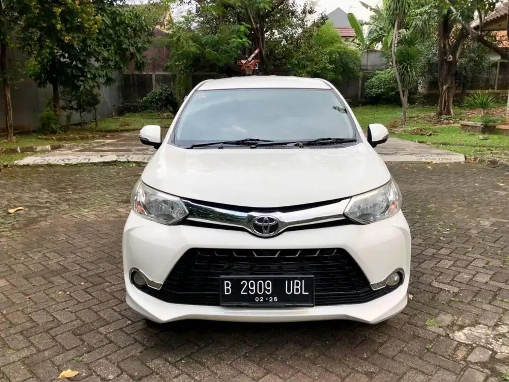 TOYOTA AVANZA VELOZ 1.3 AT 2015/2016 PUTIH
