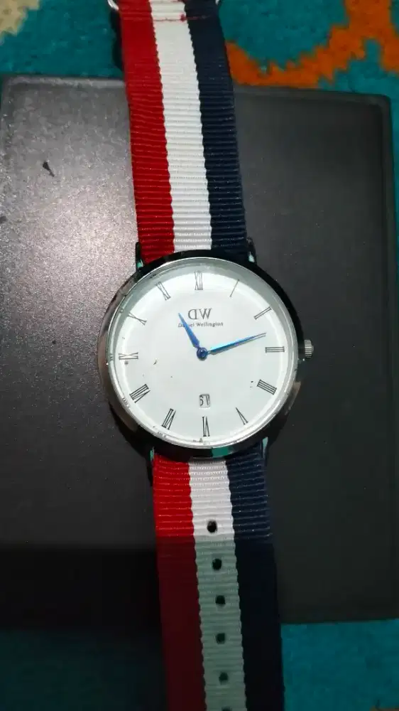 Jam tangan daniel wellington DW (preloved)