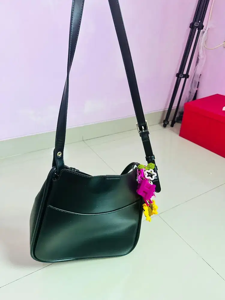 Hush Puppies hitam