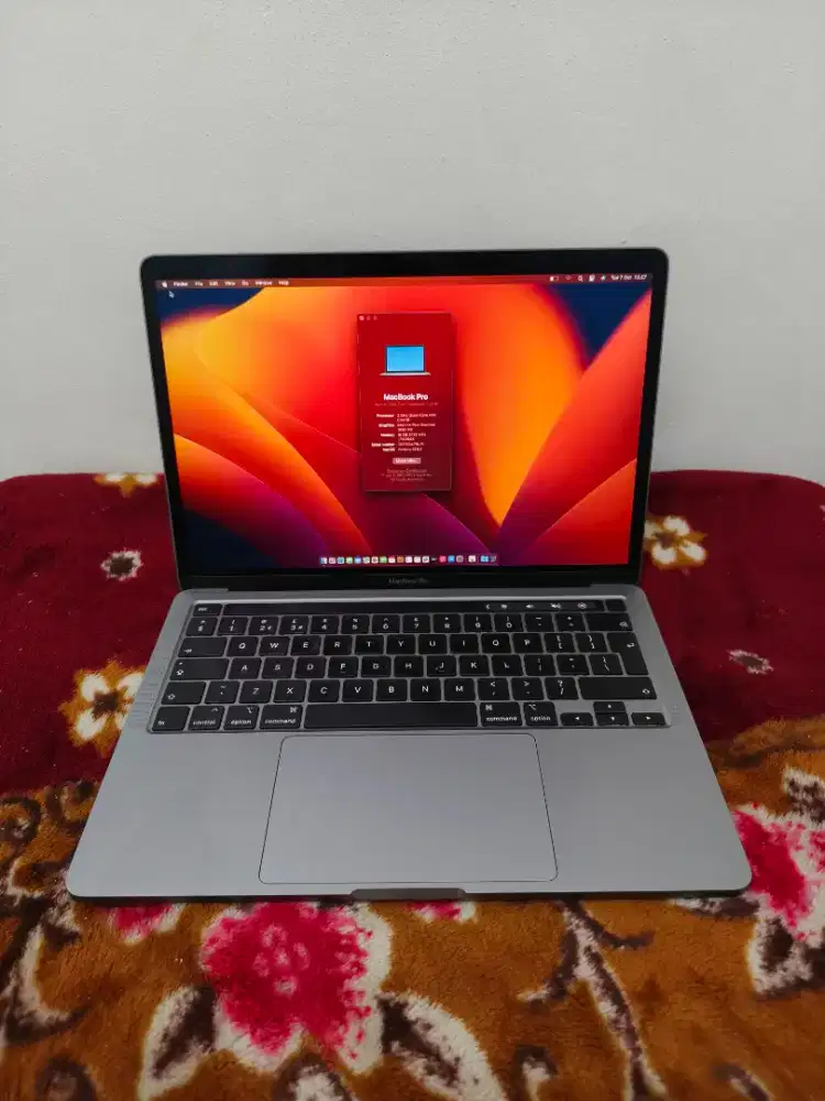 Macbook pro 13 inch 2020 i5 16gb 512gb