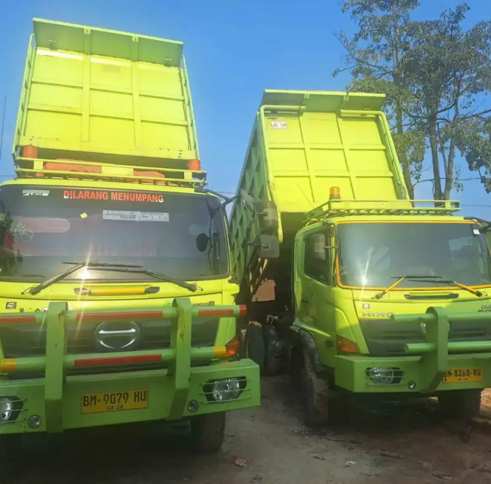 Dump truck Hino lohan tahun 2023