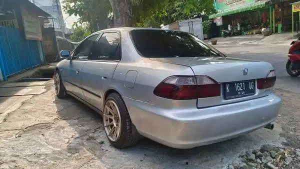 Toyota Corona Absolute Putih Manual