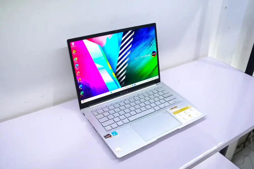 ASUS Vivobook M1403Q OLED.AMD RYZEN 7-5800H.RAM24GB.14 2,5k