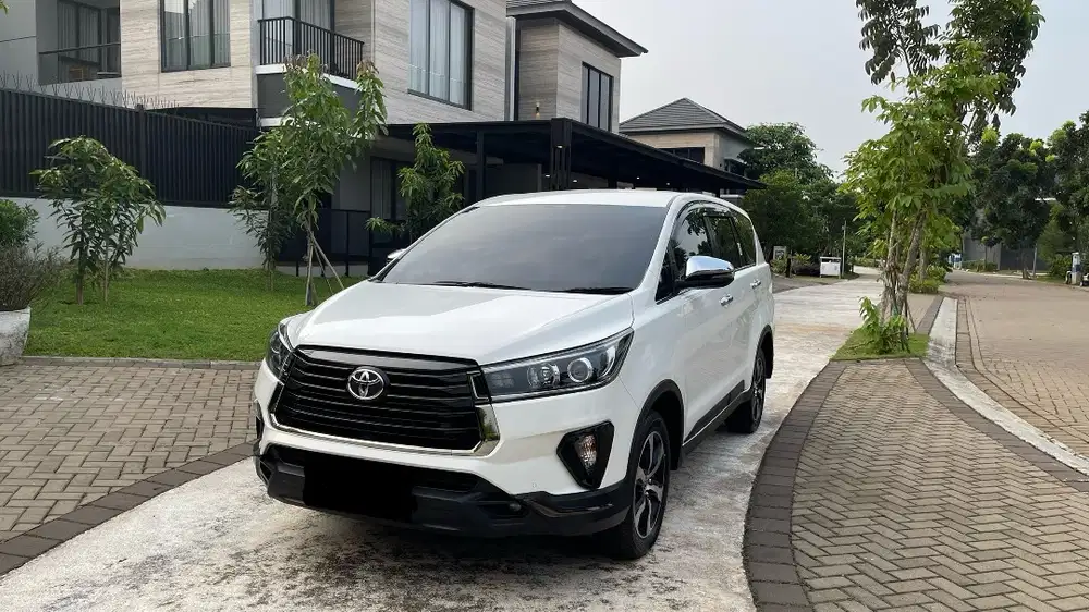 (CASH)(Low Km)TOYOTA KIJANG INNOVA VENTURER DIESEL 2.4 AT Tahun 2022
