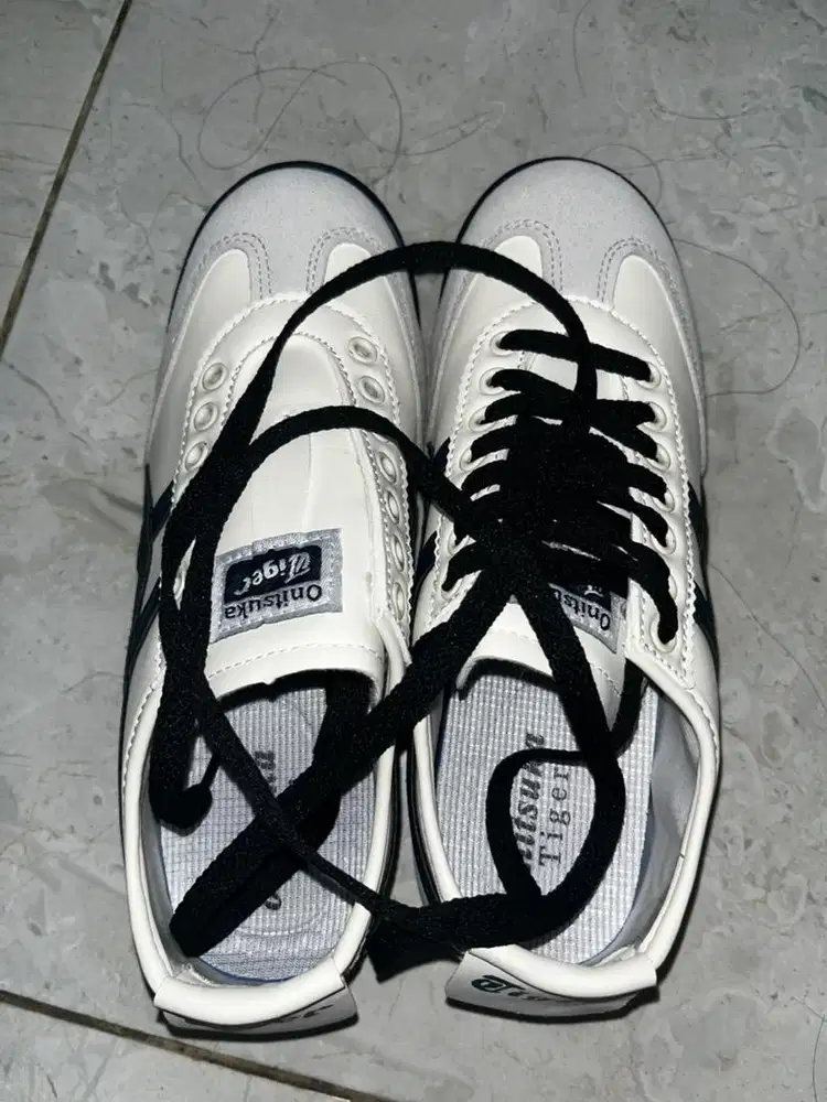 Sepatu onitsuka