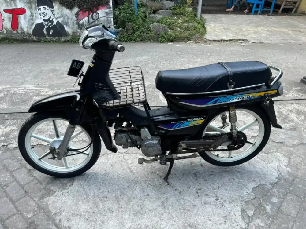 Astrea Grand legenda thn 2002 plat AB kulon Progo