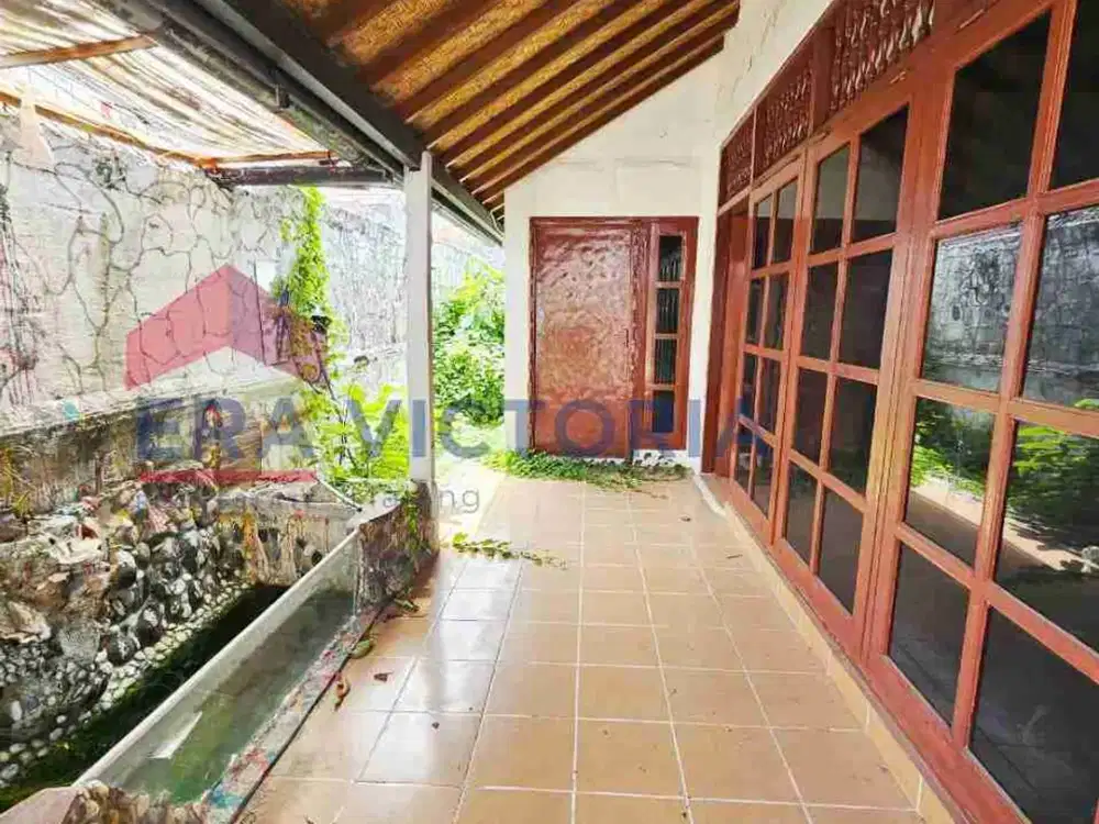 Rumah di kawasan strategis pertokoan Kuta Bali, akses mudah ke pantai, pusat bisnis, kuliner dan ramai wisatawan, nilai invest yg tinggi