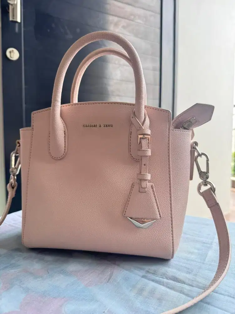 CK sling bag warna baby pink