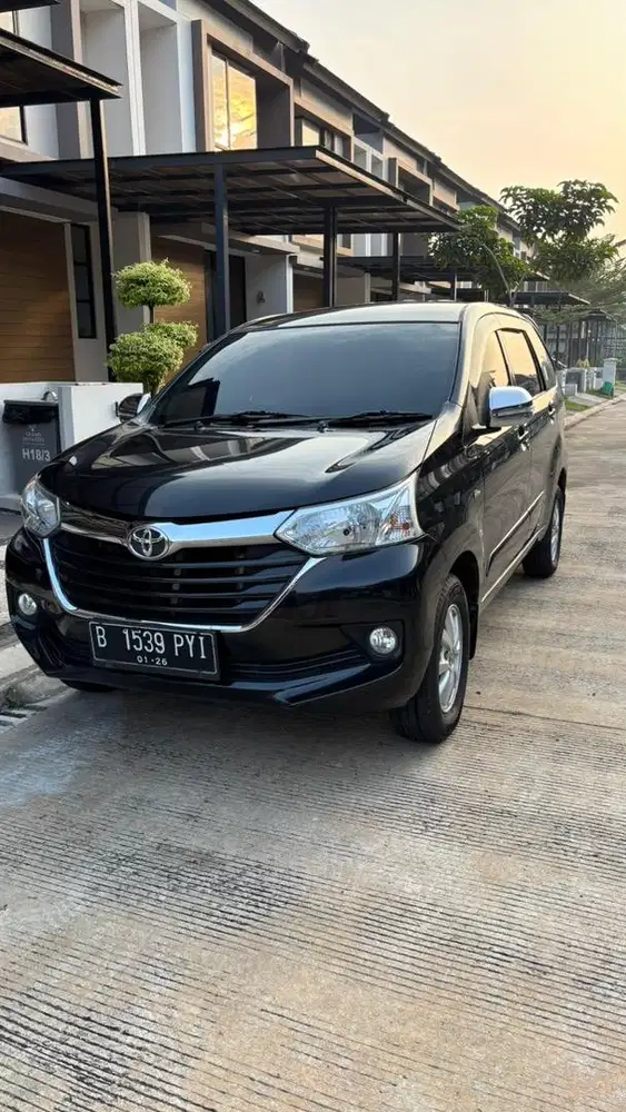 Toyota Avanza 1.3G A/T 2016 Hitam Low KM