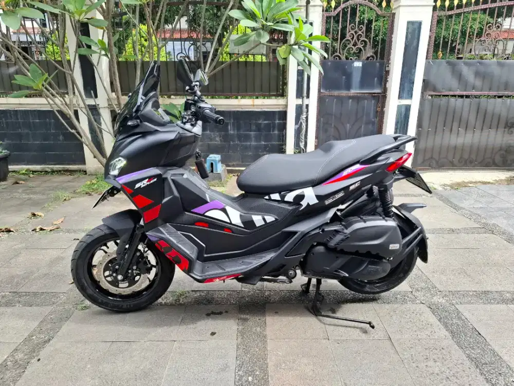 Aprilia SR-GT Replica