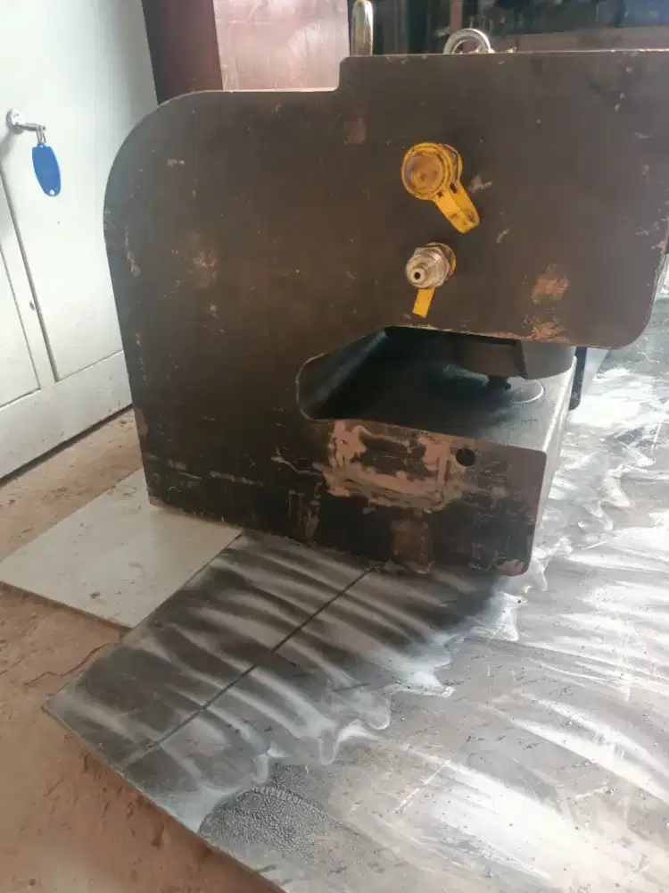mesin pon plat  25 dua yunit yg satu baru yg satu bekas