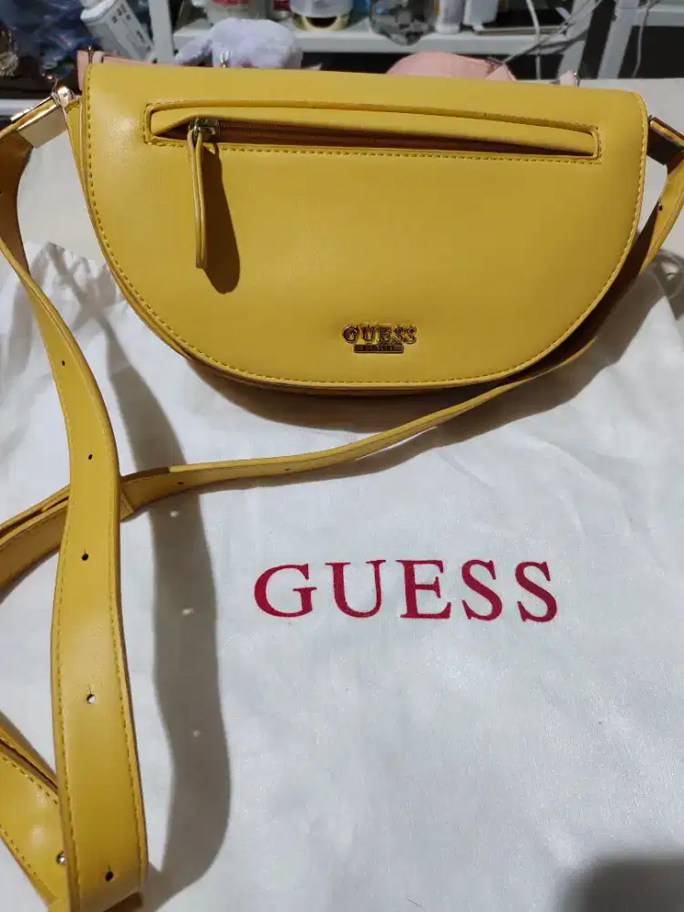 Tas kuning guess