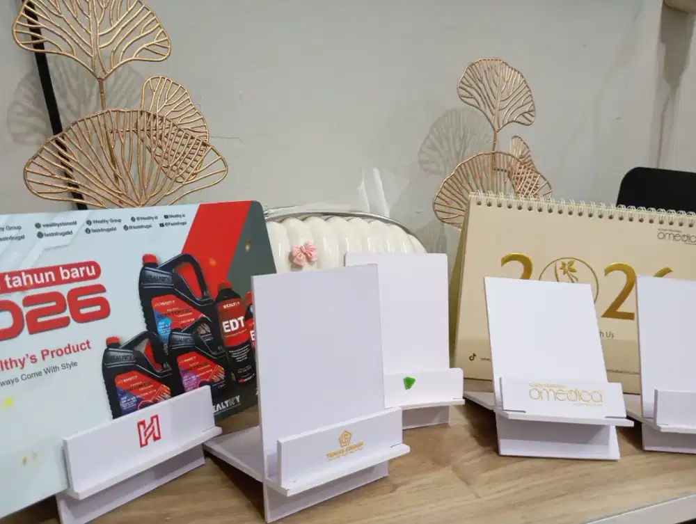 Dudukan / stand Kalender meja