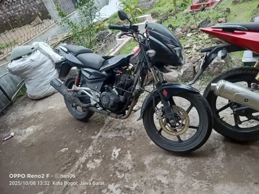 Bajaj Pulsar p200 dan cd180 ig4