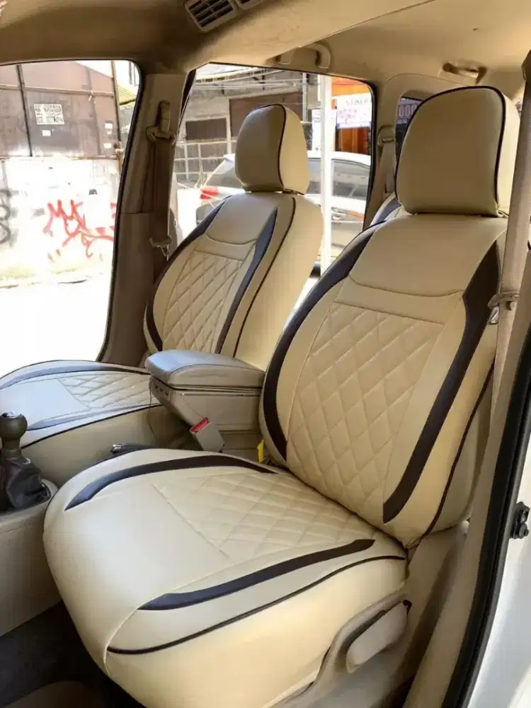 Sarung jok mobil, semua tive