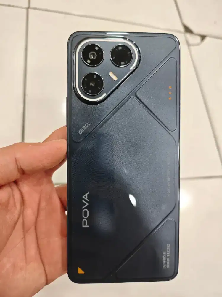 tecno pova 7 5G 8/256 mulus