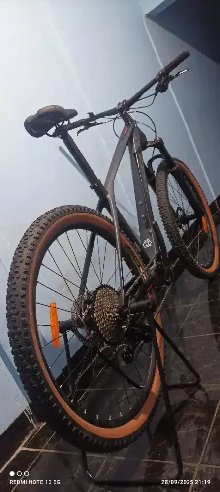 sepeda mtb carbon pacific armour dx baru