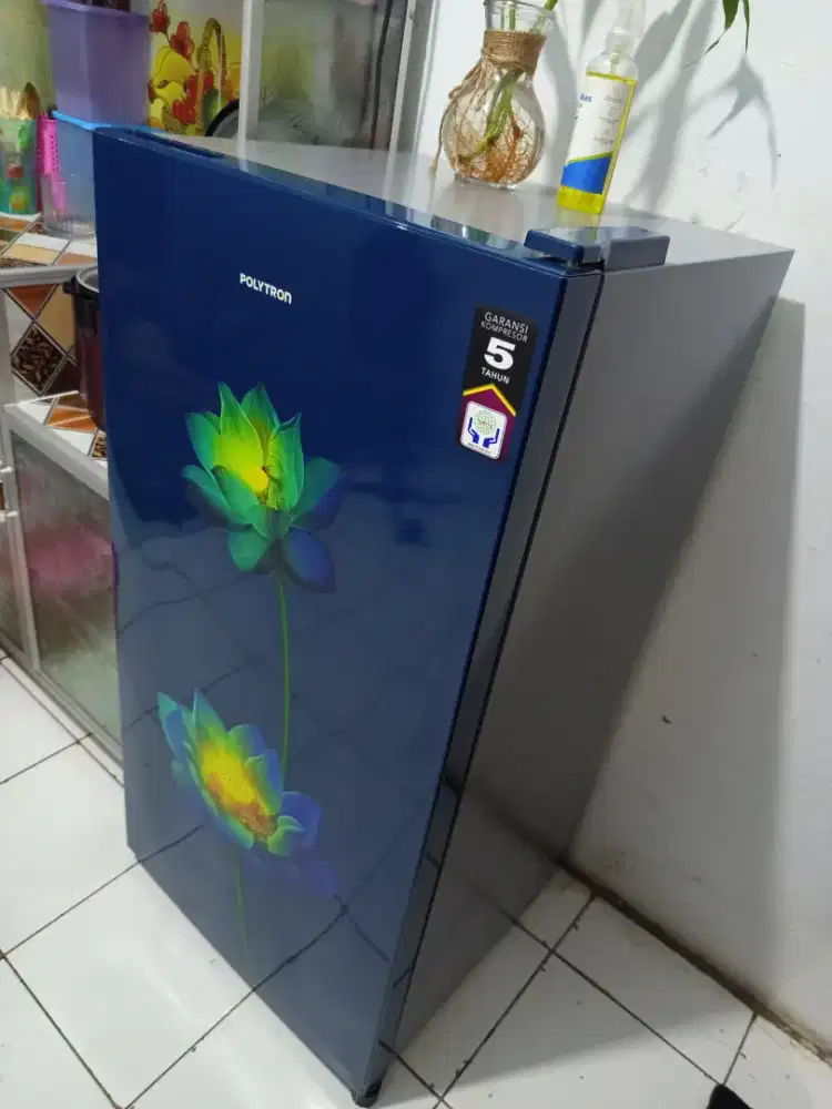 Kulkas Polytron 1 Pintu mulus beku mulus bersih lokasi kranji