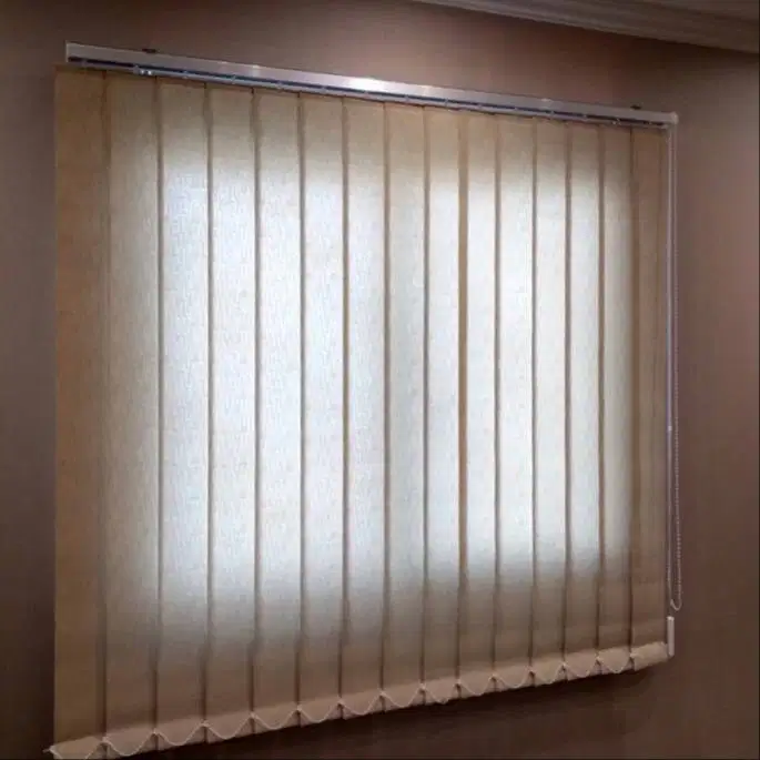Jual & Pasang Tirai Roller Blind/Vertikal/Venetian/Roman Shades Kantor
