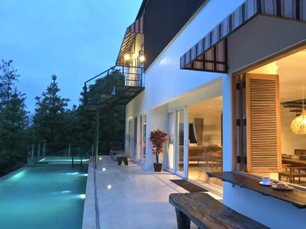 Dijual Villa Mewah Suasana Sejuk View Indah di Dago Lembang Bandung