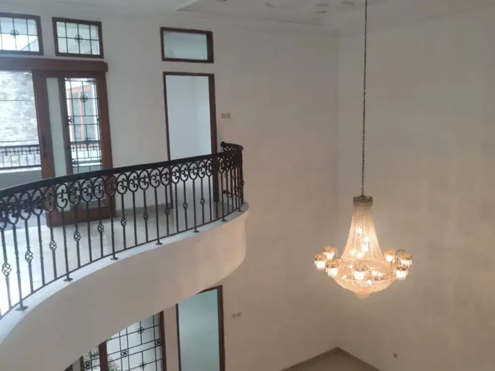 Rumah Mewah Luxury Kawasan Elite Komp Setraduta Bandung