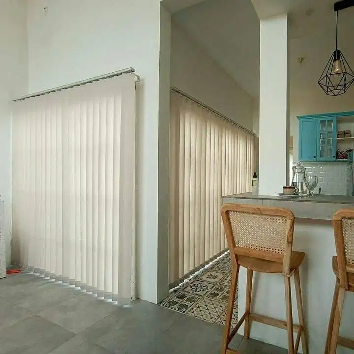 Jual & Pasang Tirai Roller Blind/Vertikal/Venetian/Roman Shades Kantor