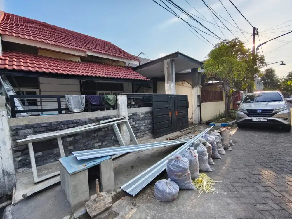 Rumah 11/4 Lantai Siap Huni Dijual Di Bawah Pasaran dan Di Bawah Apraisal Bank  Lokasi Gayungsari Gayungan Surabaya