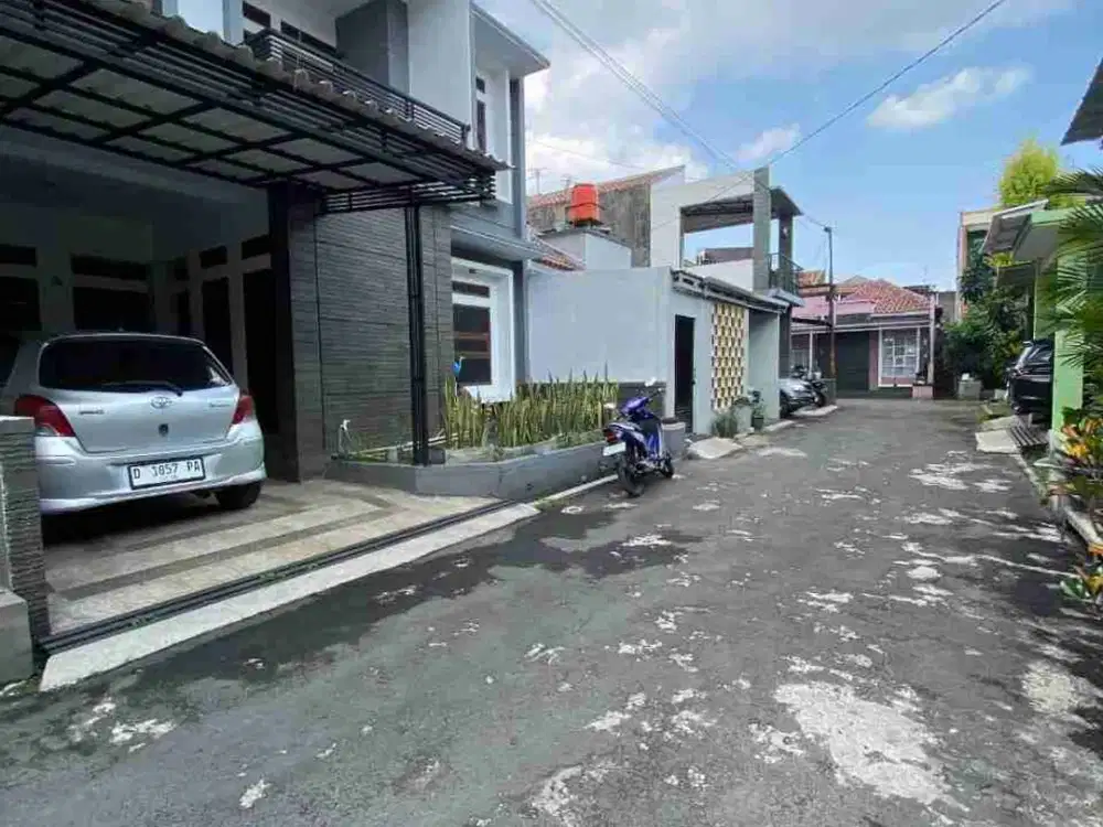 DI SEWAKAN RUMAH 2 LANTAI DI ANTAPANI BANDUNG