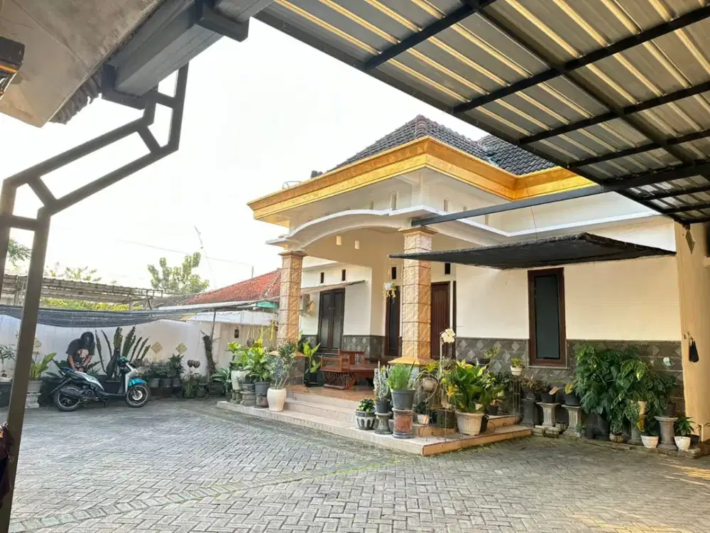 Rumah Besar Jln. Serma Abdullah, Bojonegoro