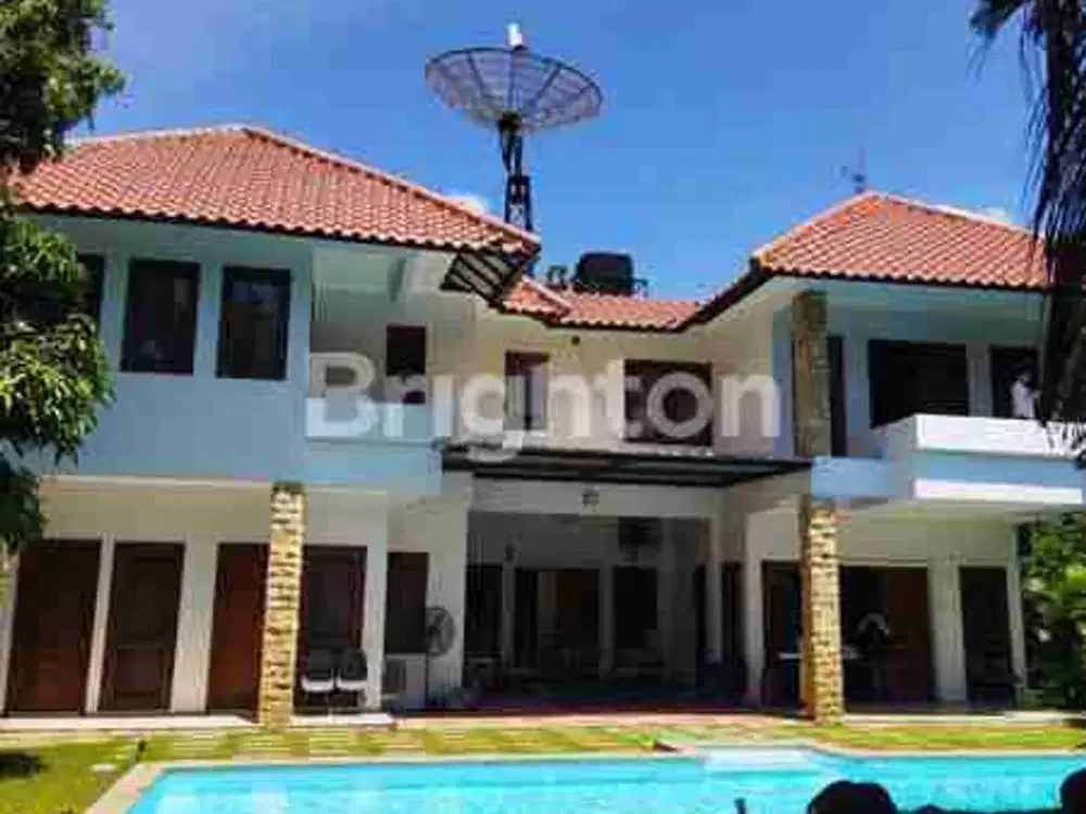 FOR RENT at Surabaya most exclusive residence Tropical Elegance Resort-style house DI Graha Famili Blok G, Surabaya.