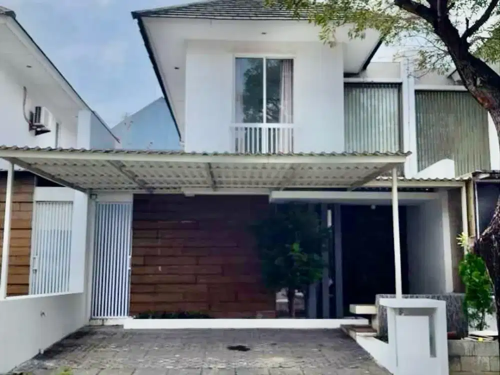 DISEWAKAN RUMAH ROYAL RESIDENCE SEMI FURNISH SIAP HUNI 2KT WIYUNG