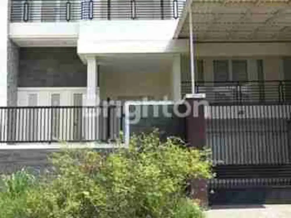 RUMAH MEWAH DI GRAHA FAMILI BLOK L