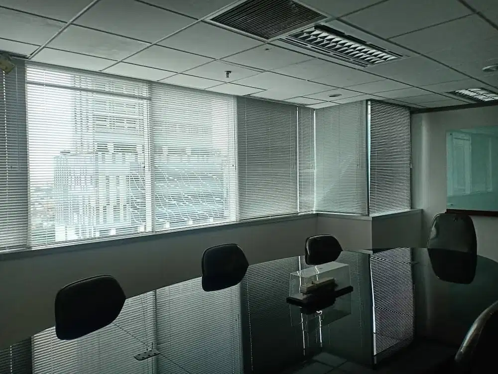 Jual & Pasang Tirai Roller Blind/Vertikal/Venetian/Roman Shades Kantor