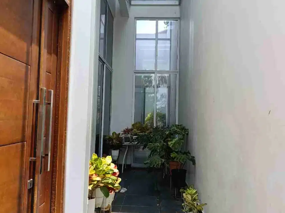 Dijual Cepat Rumah Mewah dan Murah 3,5 LT semi furnished di Asera One East