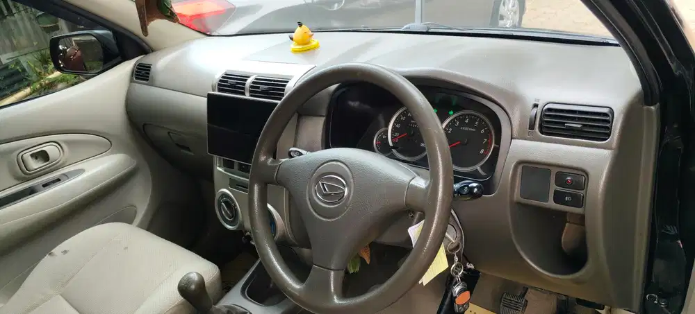 Daihatsu Xenia 2011 Bensin