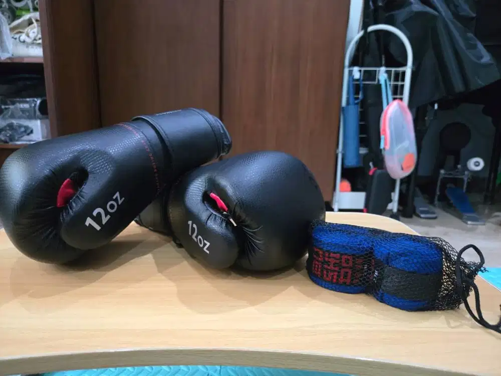 Sarung Tangan Tinju 12oz + Hand Wrap — Siap Latihan!