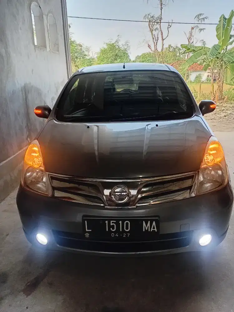 GRAND LIVINA 2011 MATIC ULTIMATE