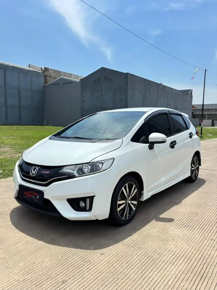 Honda Jazz 1.5 RS CVT 2017 Automatic ( Putih Metalik )