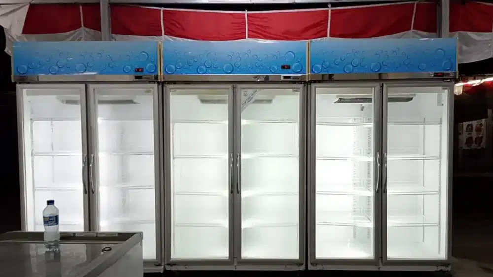 SHOWCASE 2 PINTU