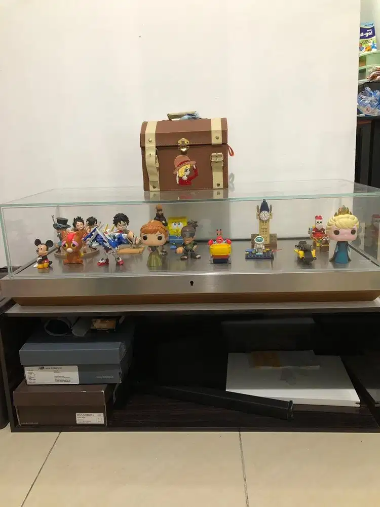 Showcase display