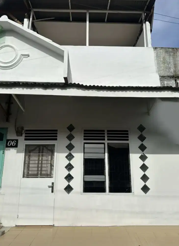 DIJUAL RUMAH DAERAH SUNGGAL DALAM KOMPLEK TANPA PERANTARA HARGA NEGO