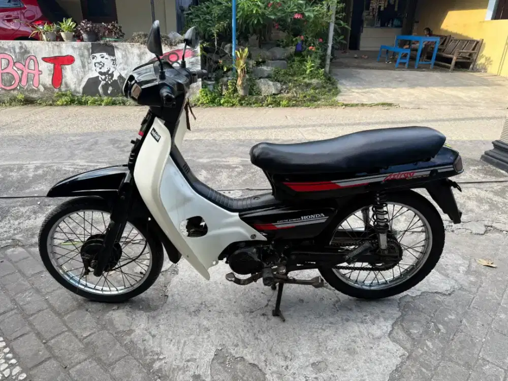 Astrea grand ampal THN 1993 plat B jakarta