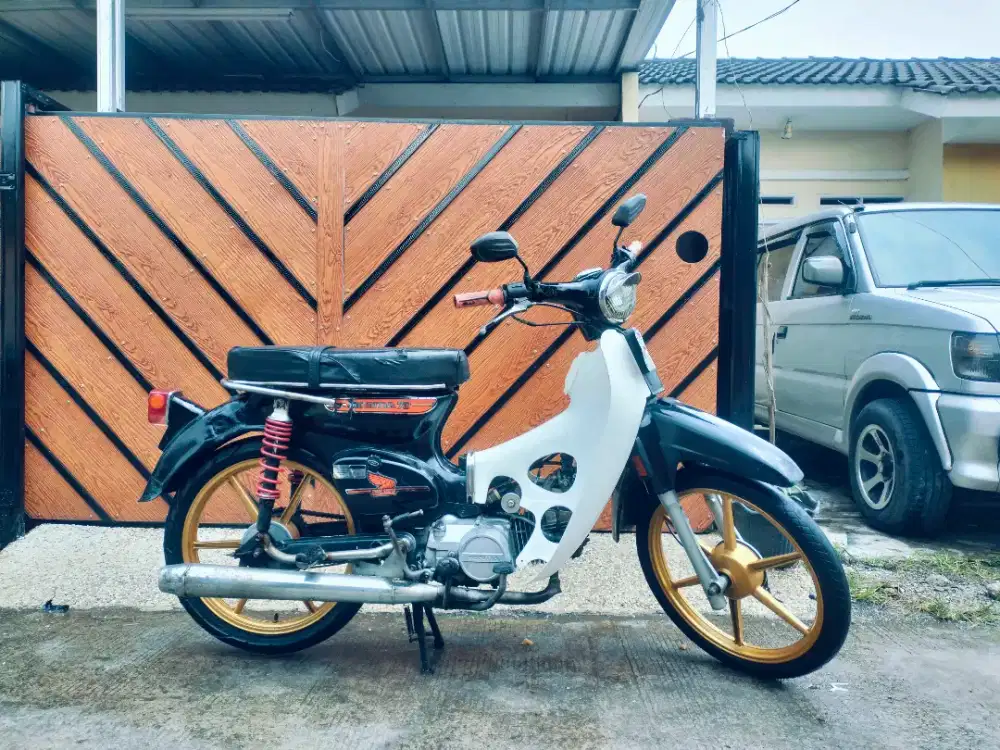 Honda C70 Basic Legenda