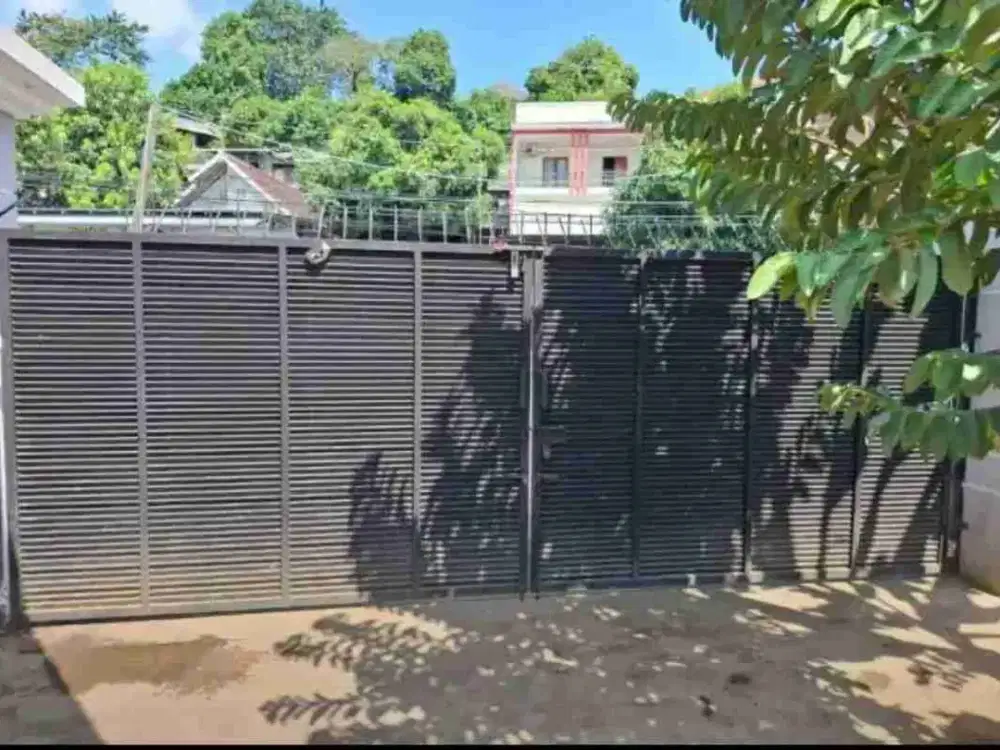 RUMAH BESAR PINGGIR JALAN PUSPONJOLO SELATAN SEMARANG BARAT