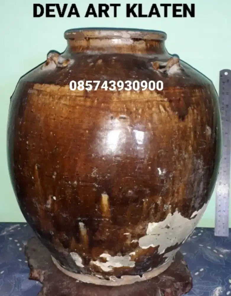 Guci keramik kuno