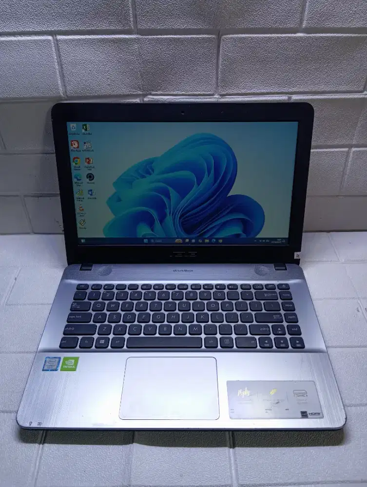 Laptop Asus Core i3 Dual VGA