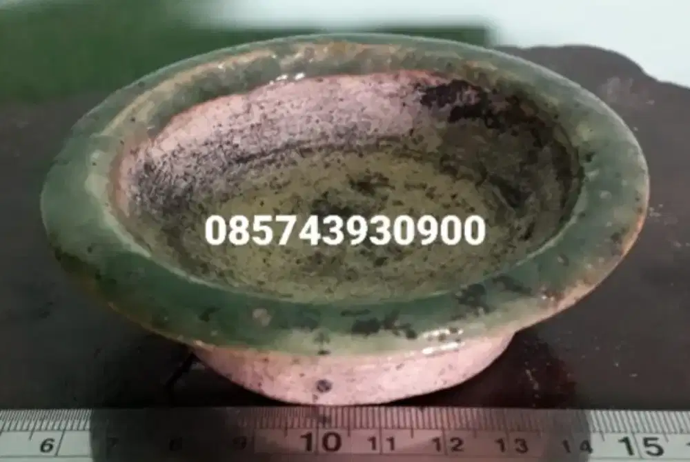 Mangkok keramik kecil kuno
