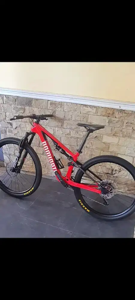 Dominate ctr Carbon