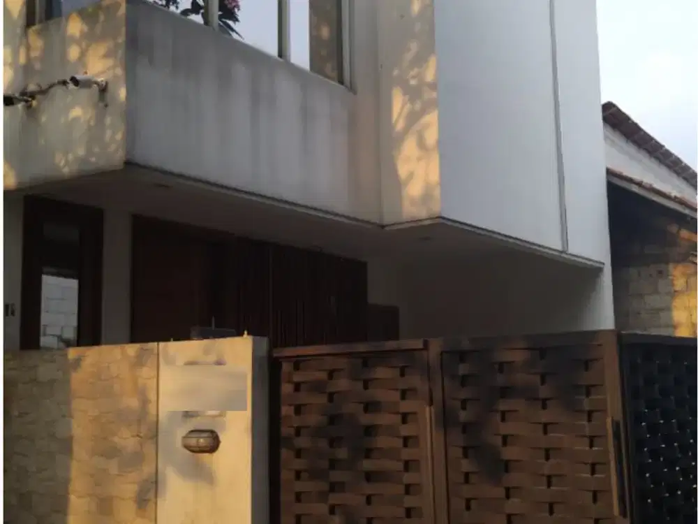 Disewakan rumah terawat fully furnished area Bintaro